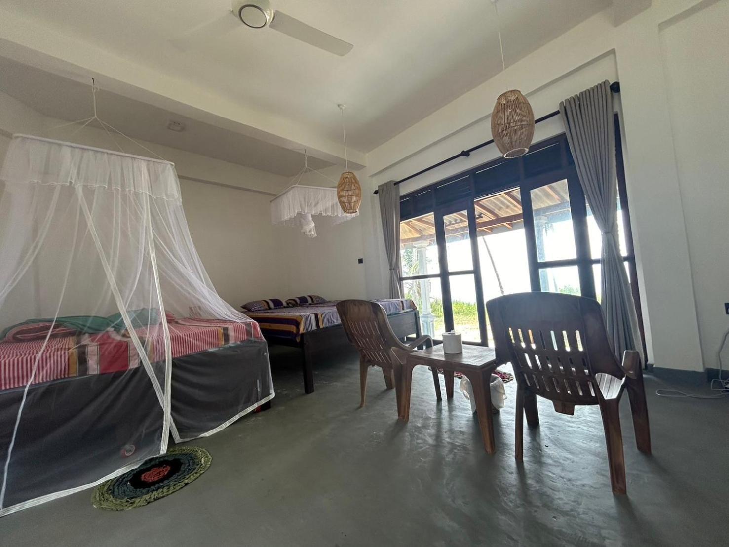 Pemuyan Mirissa70 Bed and Breakfast Buitenkant foto