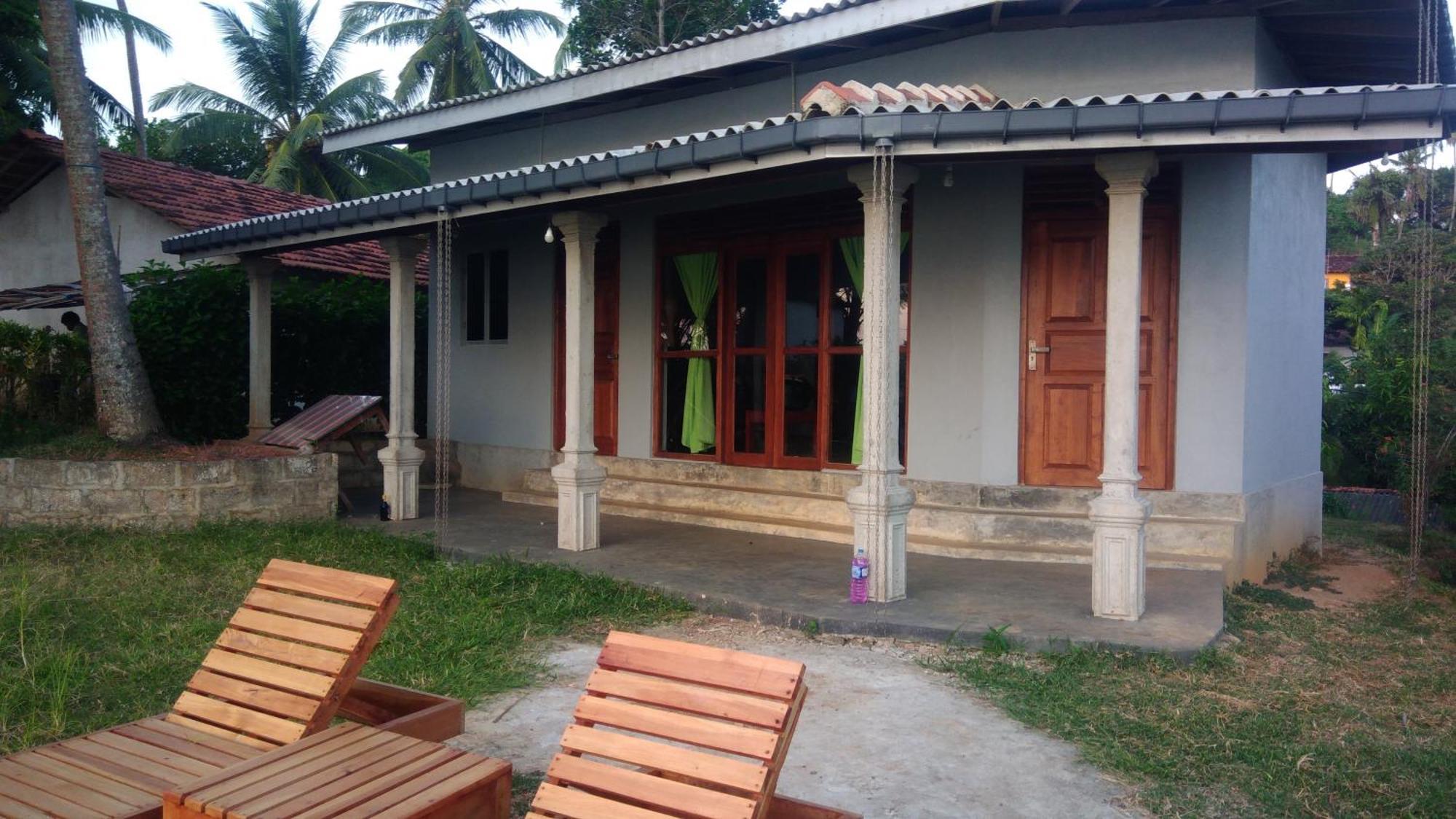 Pemuyan Mirissa70 Bed and Breakfast Buitenkant foto