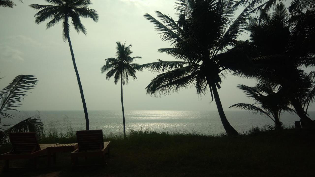 Pemuyan Mirissa70 Bed and Breakfast Buitenkant foto