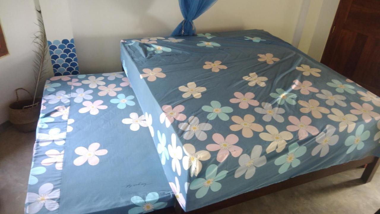 Pemuyan Mirissa70 Bed and Breakfast Buitenkant foto