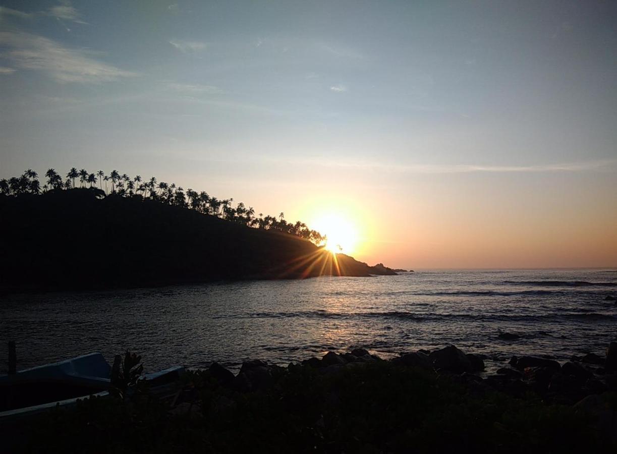 Pemuyan Mirissa70 Bed and Breakfast Buitenkant foto